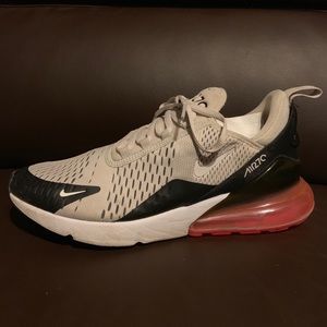 MEN’S 🧔🏻 Size 9. LIKE NEW Nike AirMax 270!